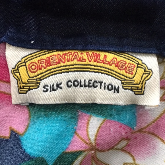 3/$20 Oriental Village Silk Robe - Picture 7 of 10